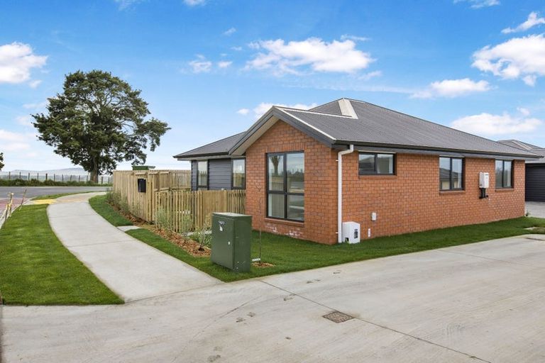 Photo of property in 66 Scenic Rise, Rototuna North, 3281