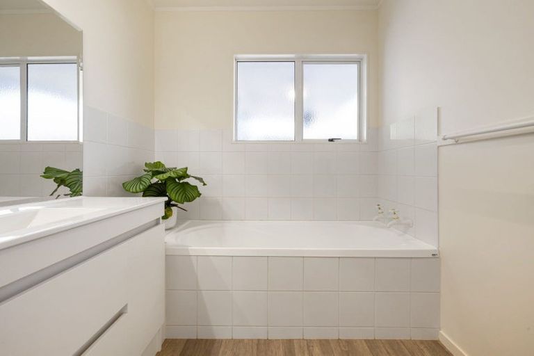 Photo of property in 31 Admiral Crescent, Flagstaff, Hamilton, 3210