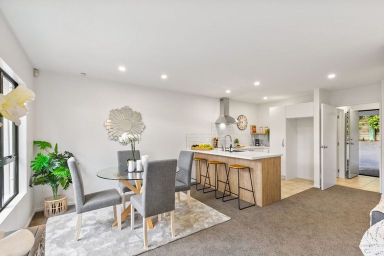 Photo of property in 6/42 Fields Parade, Oteha, Auckland, 0632