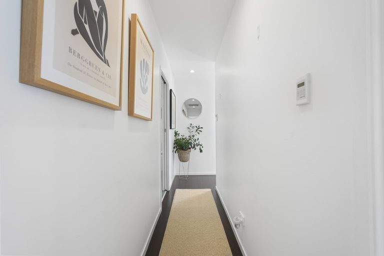 Photo of property in 17 Mcclintock Road, Massey, Auckland, 0614