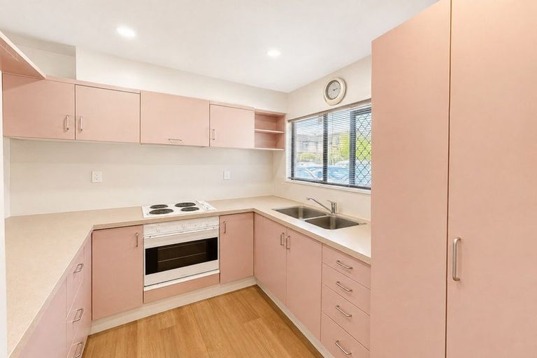 Photo of property in 1/455 Barbadoes Street, Edgeware, Christchurch, 8013