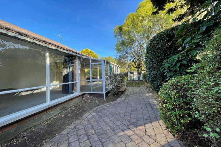 Photo of property in 1/427 Avonhead Road, Avonhead, Christchurch, 8042