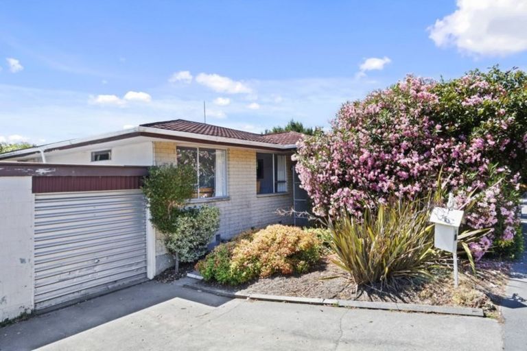 Photo of property in 1/96 Lake Terrace Road, Burwood, Christchurch, 8061