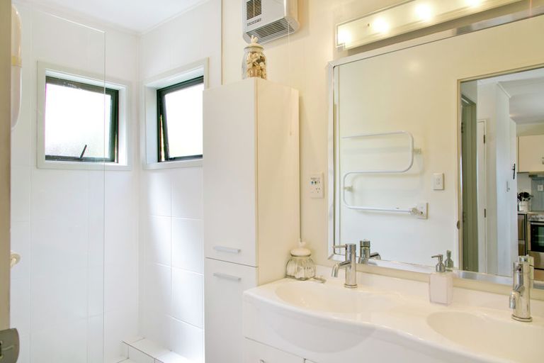 Photo of property in 162 Te Heuheu Street, Taupo, 3330