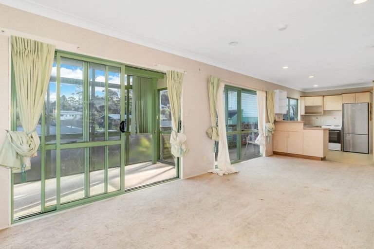 Photo of property in 67 Rangeview Road, Sunnyvale, Auckland, 0612