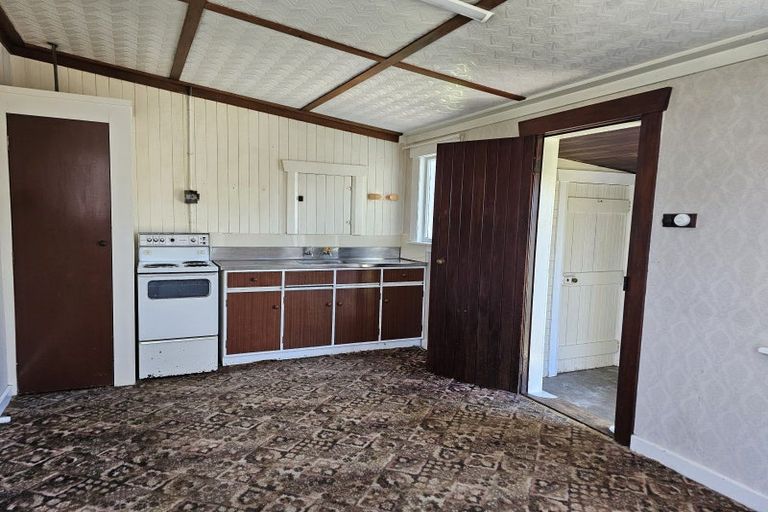 Photo of property in 52 Carthew Street, Okato, 4335