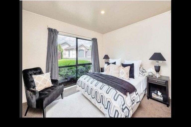 Photo of property in 30 Zefiro Drive, Massey, Auckland, 0614