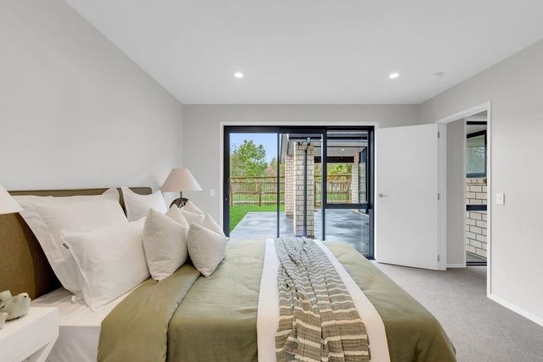 Photo of property in 19b Silverwood Lane, Leamington, Cambridge, 3495