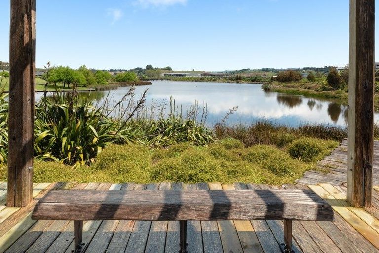 Photo of property in 15 Lakeview Quay, Pyes Pa, Tauranga, 3112