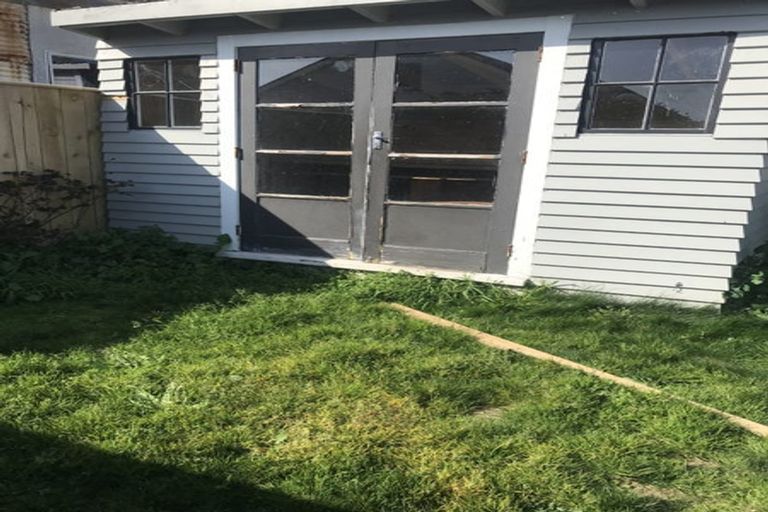 Photo of property in 7 Milton Street, Berhampore, Wellington, 6023