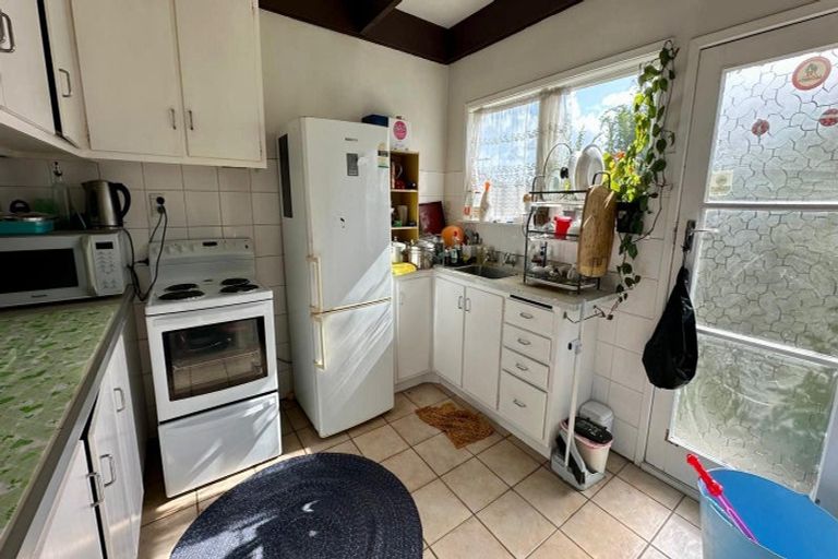 Photo of property in 3/289 Swanson Road, Ranui, Auckland, 0612