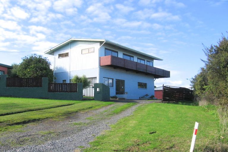 Photo of property in 86 Kauri Point Road, Laingholm, Auckland, 0604