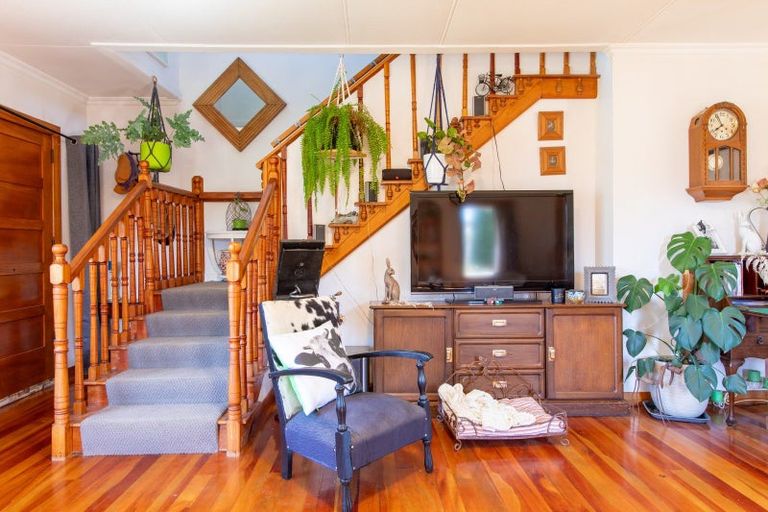 Photo of property in 34 Queen Street, Dannevirke, 4930