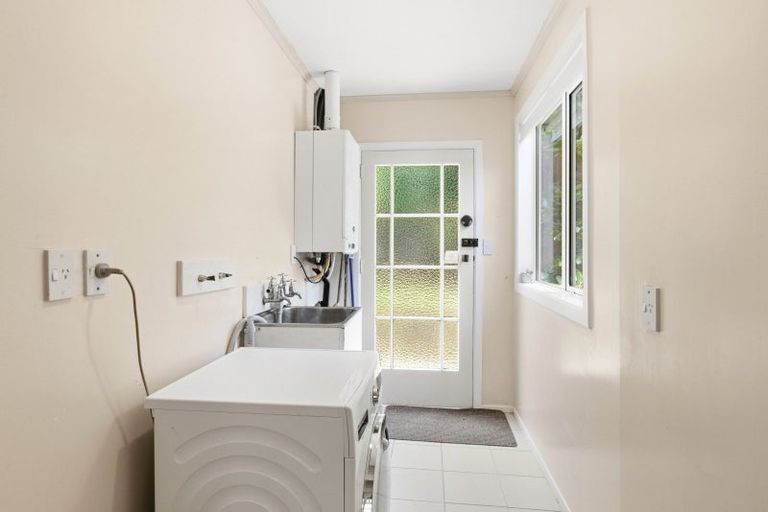 Photo of property in 34 Ranui Crescent, Khandallah, Wellington, 6035