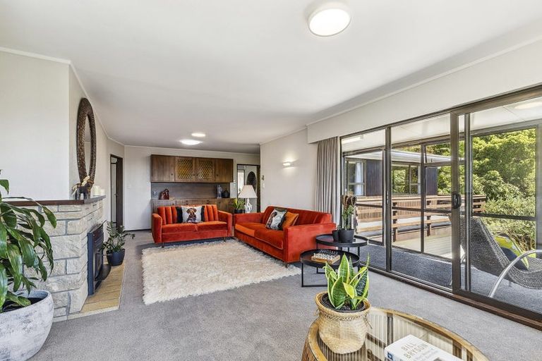 Photo of property in 19 Greyfriars Crescent, Tawa, Wellington, 5028