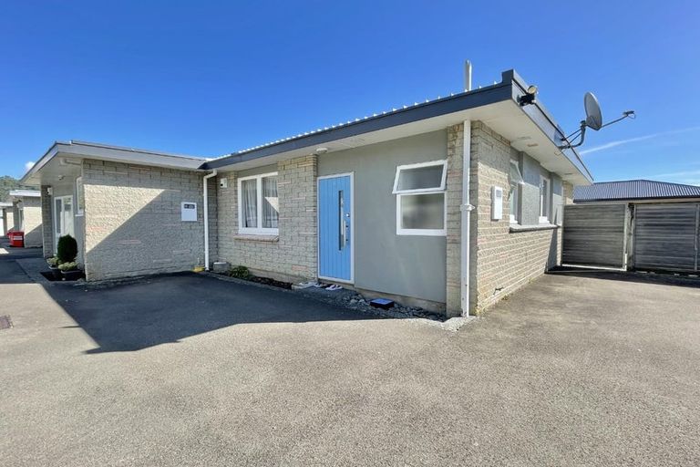 Photo of property in 6/110 Martin Street, Wallaceville, Upper Hutt, 5018