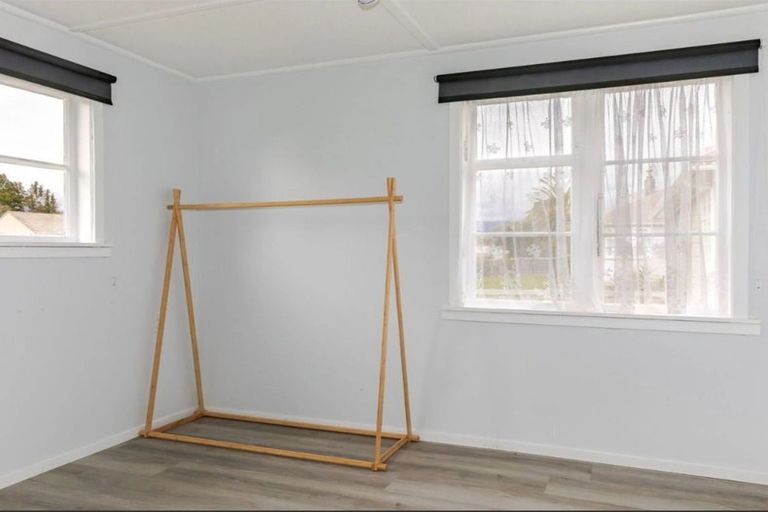 Photo of property in 4 Colvin Street, Westport, 7825