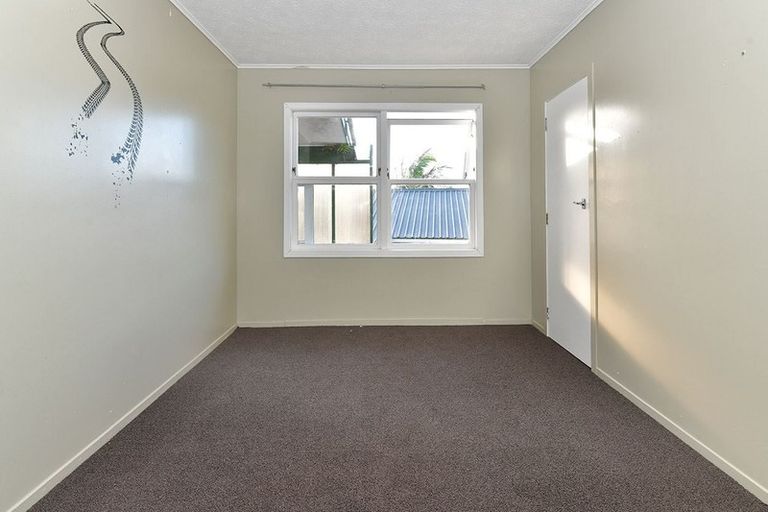 Photo of property in 7 Kaipara Crescent, Helensville, 0800