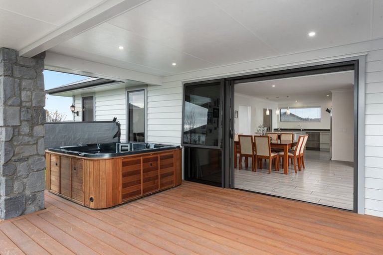 Photo of property in 2 Greystone Place, Omokoroa, 3114