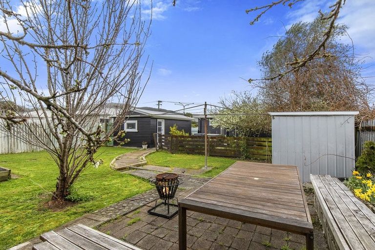 Photo of property in 185 Wainuiomata Road, Wainuiomata, Lower Hutt, 5014