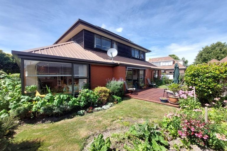 Photo of property in 1/7 Derenzy Place, Avonhead, Christchurch, 8042