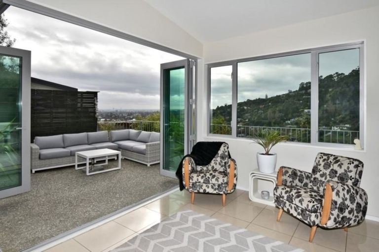 Photo of property in 11 Maurice Knowles Lane, Cashmere, Christchurch, 8022