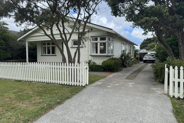Photo of property in 22 North Street, Petone, Lower Hutt, 5012