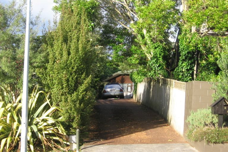 Photo of property in 2/6 Ensign Place, Hillcrest, Auckland, 0627