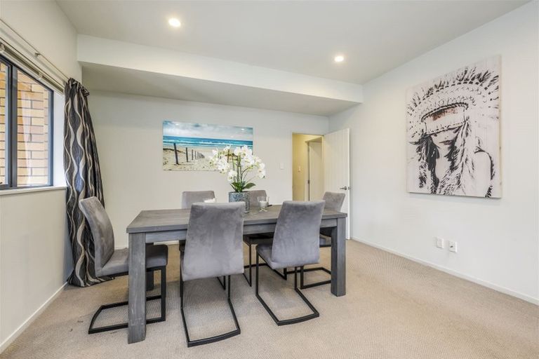 Photo of property in 15a Callis Avenue, Opaheke, Papakura, 2113