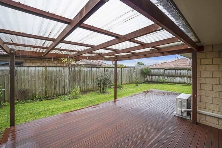 Photo of property in 15 Monash Place, Flat Bush, Auckland, 2016