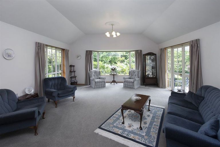 Photo of property in 10 Tavistock Place, Russley, Christchurch, 8042