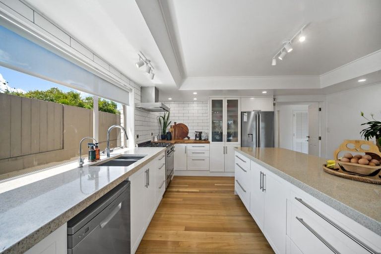 Photo of property in 26 Fratley Avenue, Farm Cove, Auckland, 2012