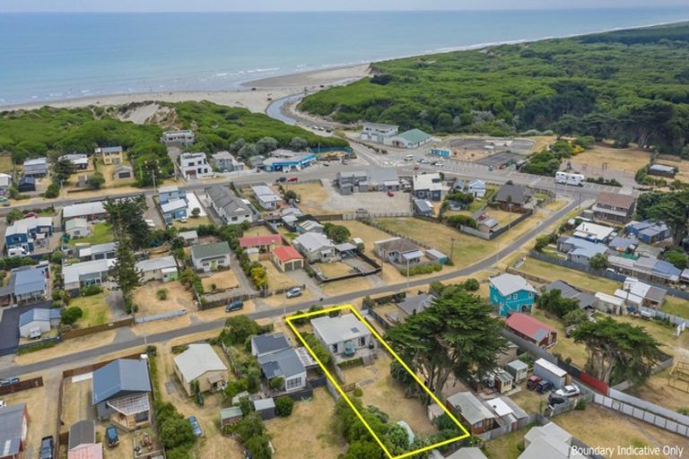 Photo of property in 13 Rangitane Street, Himatangi Beach, Foxton, 4891