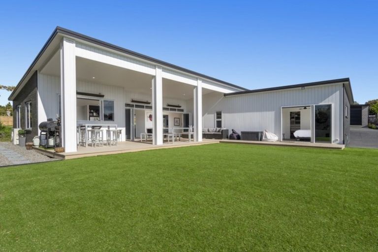 Photo of property in 9 Washingtonia Way, Omokoroa, 3114