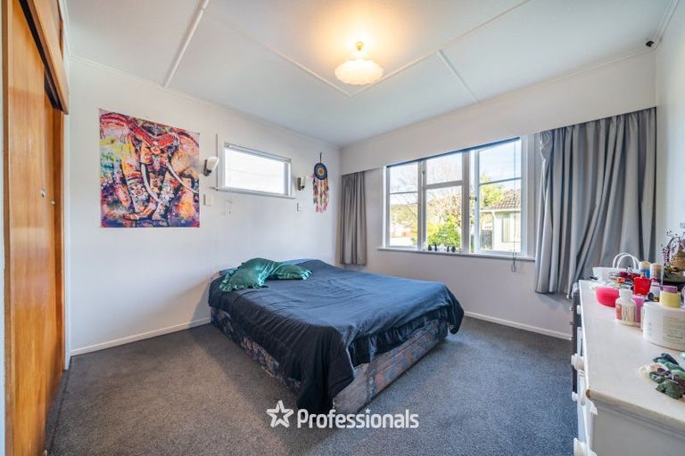 Photo of property in 24 Roberts Street, Wainuiomata, Lower Hutt, 5014