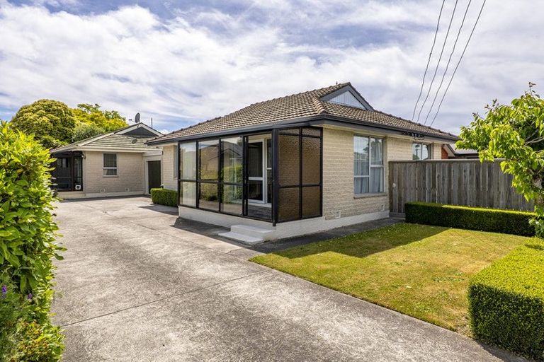 Photo of property in 1/500 Harewood Road, Harewood, Christchurch, 8051