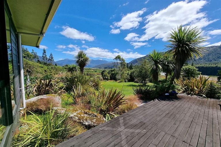 Photo of property in 4541 Otira Highway, Jacksons, Inchbonnie, 7875
