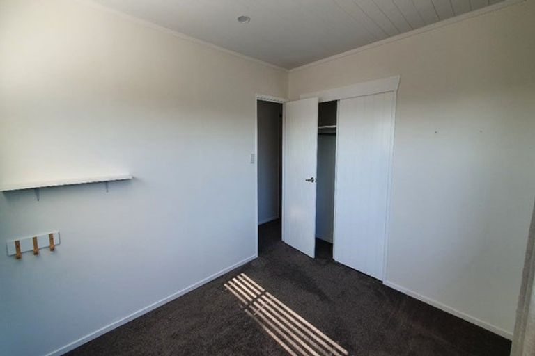 Photo of property in 2/9 Lingham Crescent, Torbay, Auckland, 0630