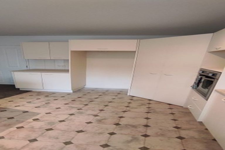 Photo of property in 16a Gills Avenue, Papakura, 2110