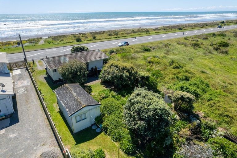 Photo of property in 224 Marine Parade, Otaki Beach, Otaki, 5512
