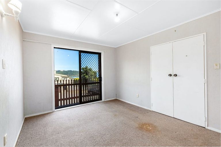 Photo of property in 49 Kinloch Place, Papakowhai, Porirua, 5024