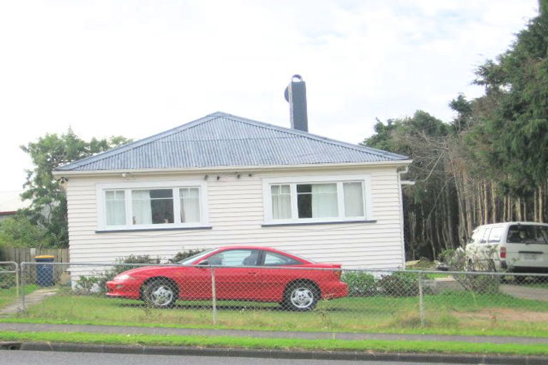 Photo of property in 381 West Coast Road, Glen Eden, Auckland, 0602