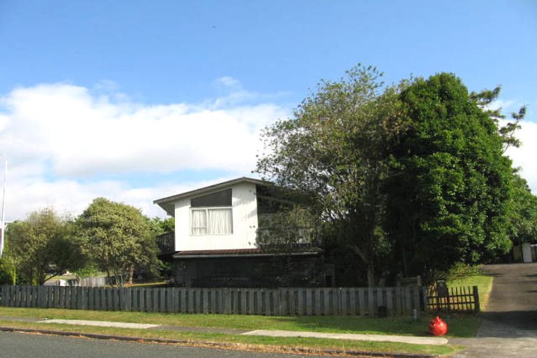 Photo of property in 1/3 John Downs Drive, Browns Bay, Auckland, 0630