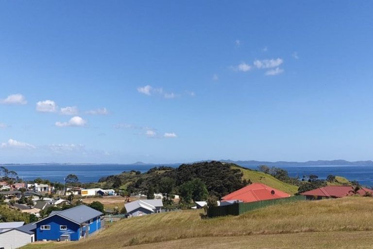 Photo of property in 10 Freyja Crescent, Coopers Beach, 0420