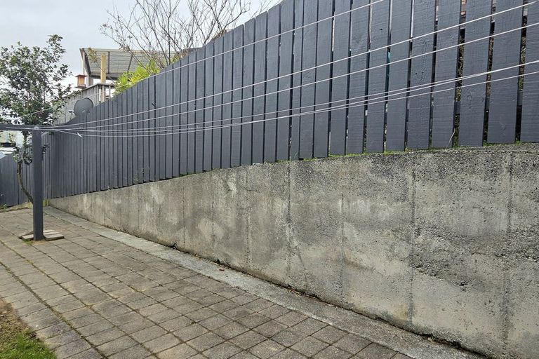 Photo of property in 18 Mercury Way, Whitby, Porirua, 5024