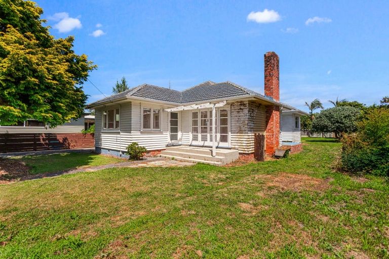 Photo of property in 2 Barberry Lane, Te Atatu Peninsula, Auckland, 0610