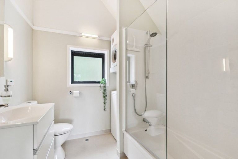 Photo of property in Pitarua Court, 2/11 Pitarua Street, Thorndon, Wellington, 6011