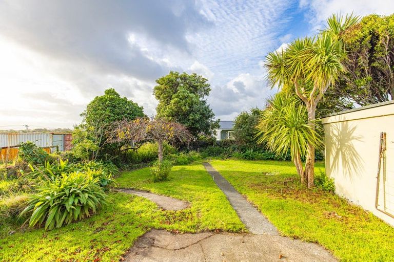 Photo of property in 34 Miro Street, Castlecliff, Whanganui, 4501