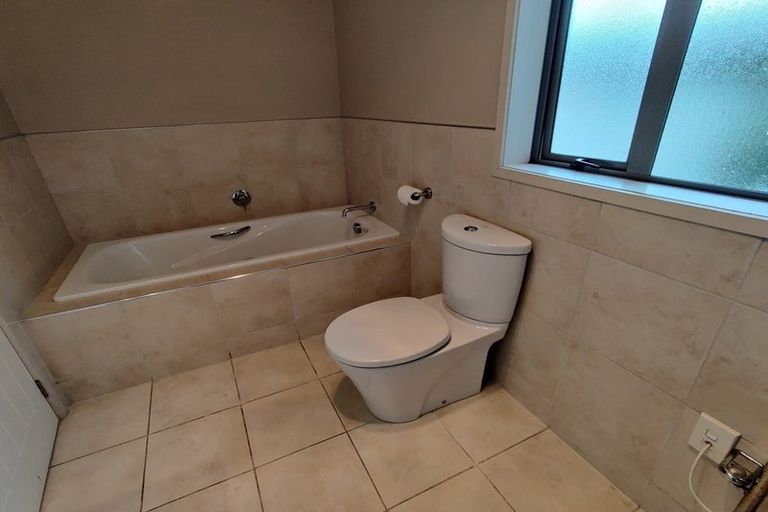 Photo of property in 41 Sorrel Crescent, Bucklands Beach, Auckland, 2012