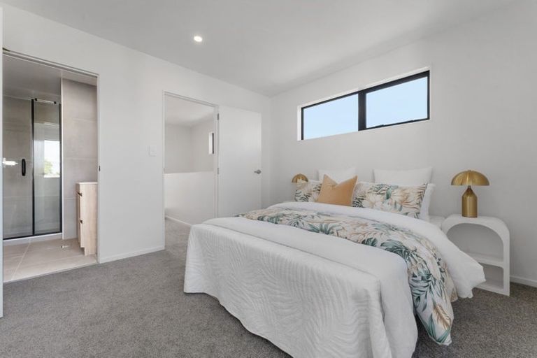 Photo of property in 4/113 Te Atatu Road, Te Atatu South, Auckland, 0610